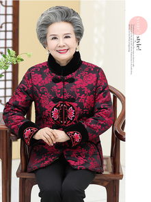 温暖与气质并存 为70岁妈妈挑选加厚棉服的全攻略